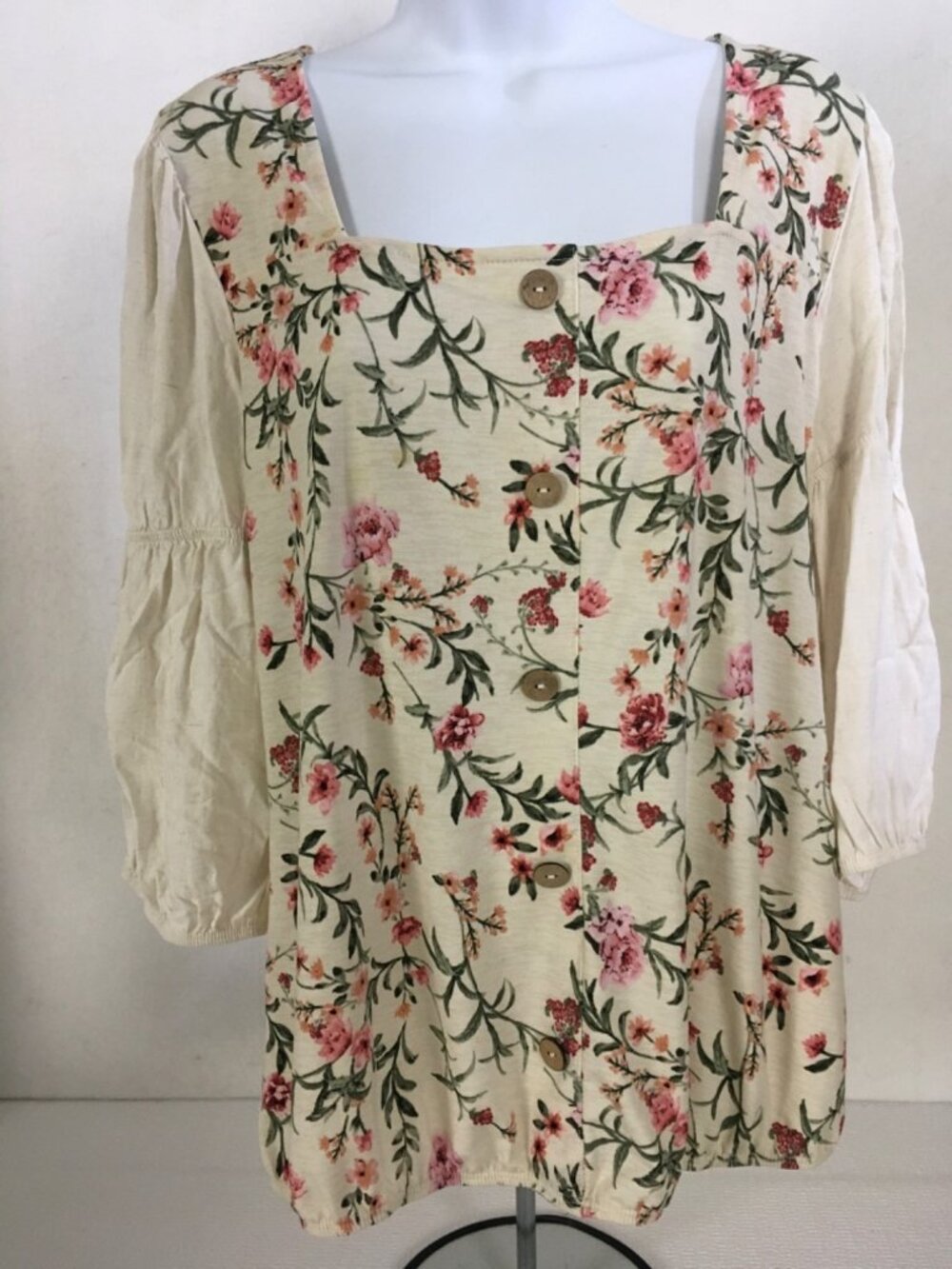 Corvia Top Size L Off White w Pink Red Yellow Flowers Square Neck 3/4 Sleeves